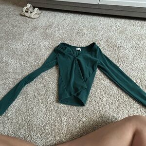 hollister green long sleeve never worn